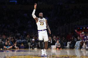 Skip：不不不 詹姆斯错失关键后仰跳投绝杀球