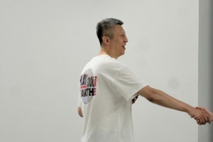 重头戏！广州主场再战广东 中国男篮主帅郭士强现场观战
