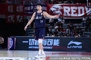 直播吧独家：马刺绿军猛龙公牛等队都有意邀请徐昕试训