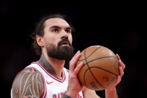 亚当斯：见过很多人爱上NBA的生活方式 之后就下滑并淡出联盟