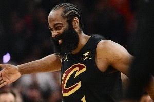 打破命运or被钉耻辱柱？哈登抢七4胜4负 两经个位之殇&上轮破魔咒