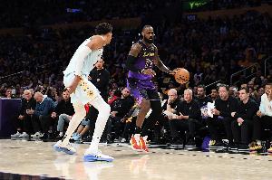 詹姆斯：马刺太TMD幸运 总能得到绝顶天才&从上将到邓肯再到文班